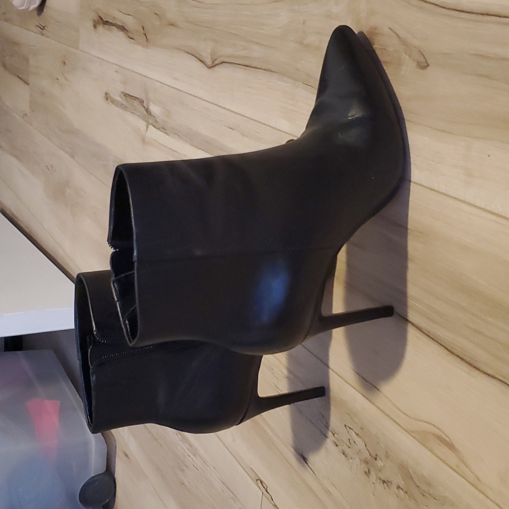 Aldo booties size 7.5